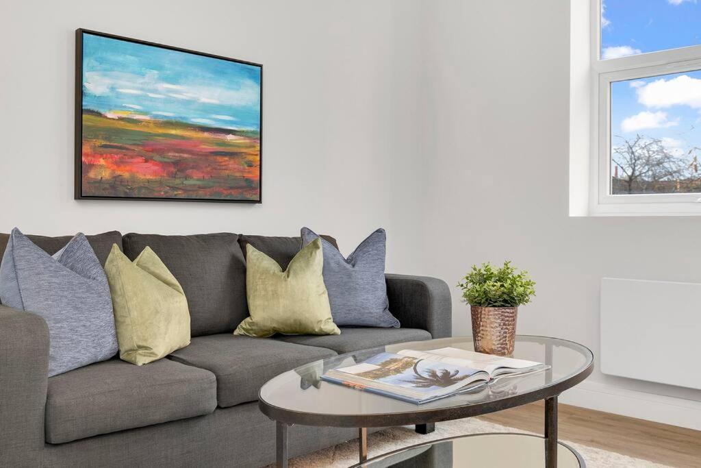 Stunning And Extremely Spacious 1bed Flat In Tooting London